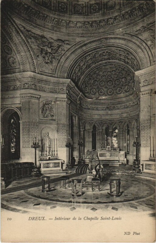 Carte postale ancienne Dreux Interieur de la Chapelle Saint-Louis France à Dreux