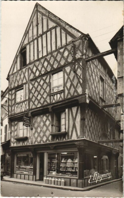 Carte postale ancienne Dreux Maison du Xve siecle, Grande Rue France à Dreux