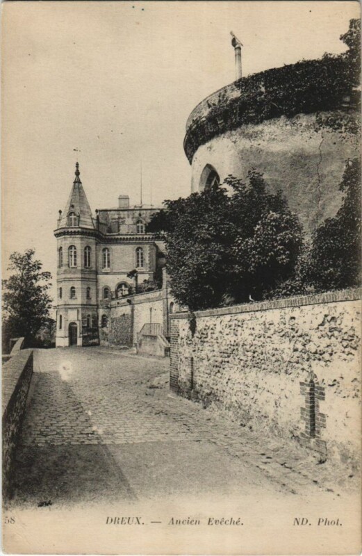 Carte postale ancienne Dreux Ancien Eveche France à Dreux