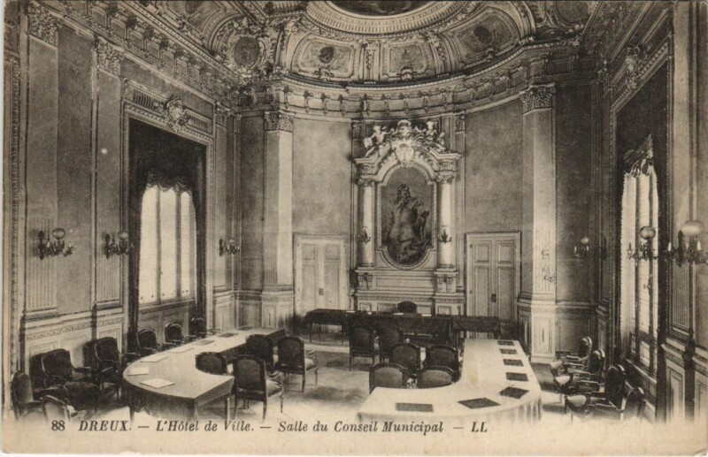 Carte postale ancienne Dreux Hotel de Ville, Salle du Conseil Municipal France à Dreux