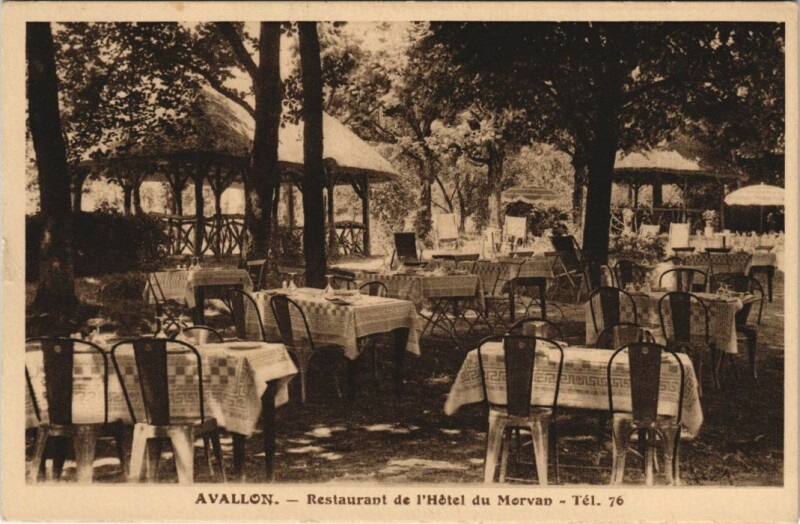 Carte postale ancienne Avallon Restaurant de l'Hotel du Morvan France à Avallon