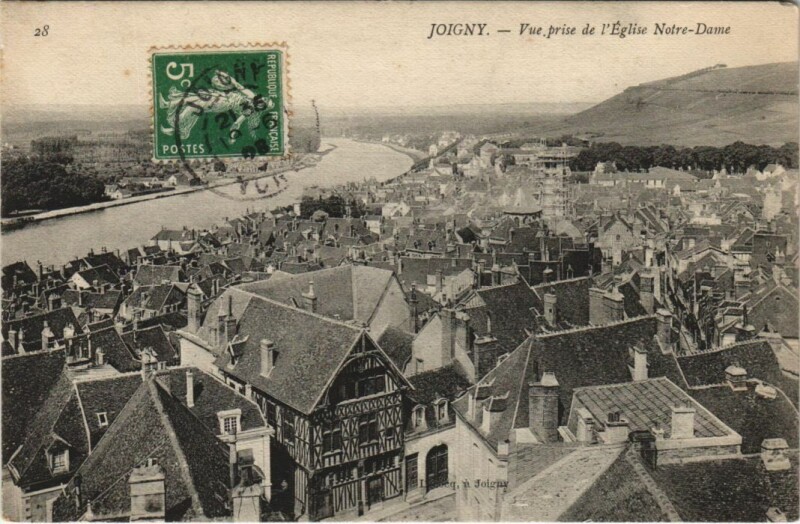 Carte postale ancienne Joigny Vue prise de l'Eglise Notre-Dame France à Joigny
