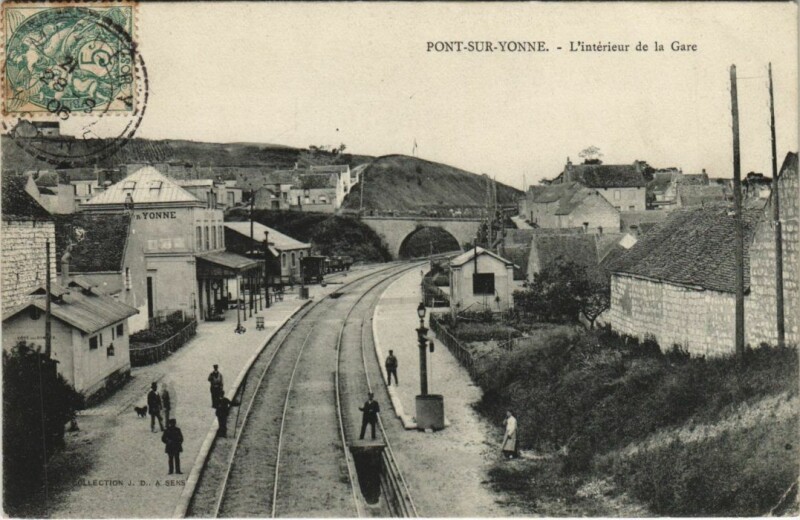 Carte postale ancienne Pont sur Yonne L'interieur de la Gare France à Pont-sur-Yonne