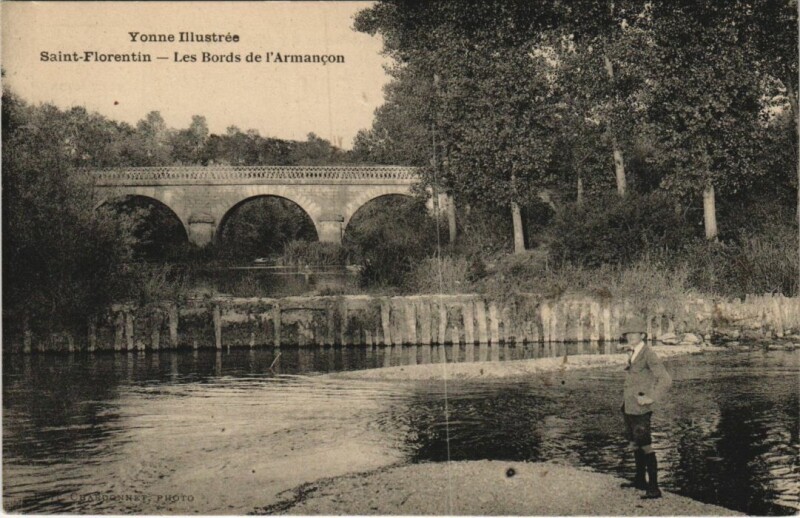 Carte postale ancienne Saint-Florentin Les Bords de l'Armancon France à Saint-Florentin