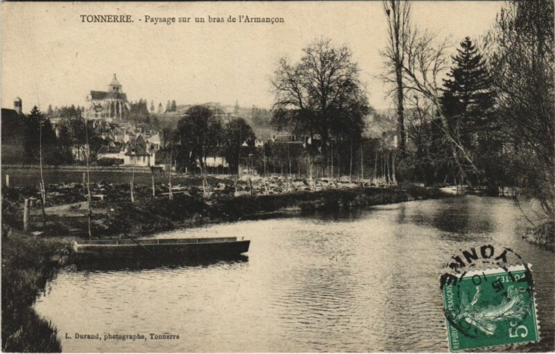 Carte postale ancienne Tonnerre Paysage sur un bras de l'Armancon France à Tonnerre