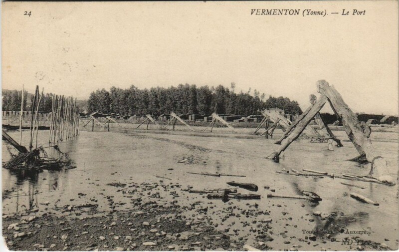 Carte postale ancienne Vermenton Le Port France à Vermenton