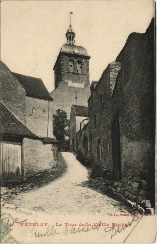 Carte postale ancienne Vezelay La Tour de la Vieille Horloge France