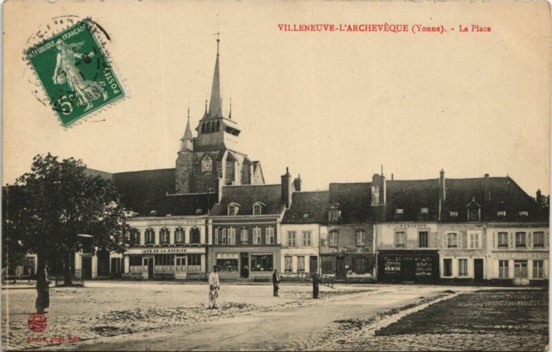Carte postale ancienne Villeneuve-L'Archeveque La Place France