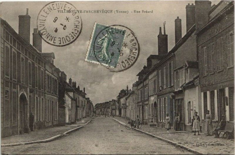 Carte postale ancienne Villeneuve-L'Archeveque Rue Breard France