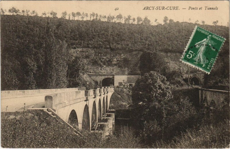 Carte postale ancienne Arcy s Cure Ponts et Tunnels France