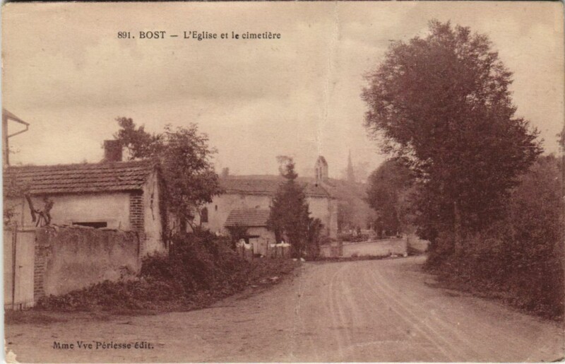 Carte postale ancienne Bost L'Eglise et le Cimetiere