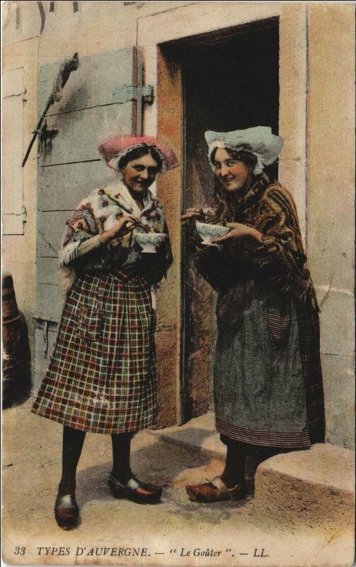 Carte postale ancienne Type d'Auvergne - Le Gouter