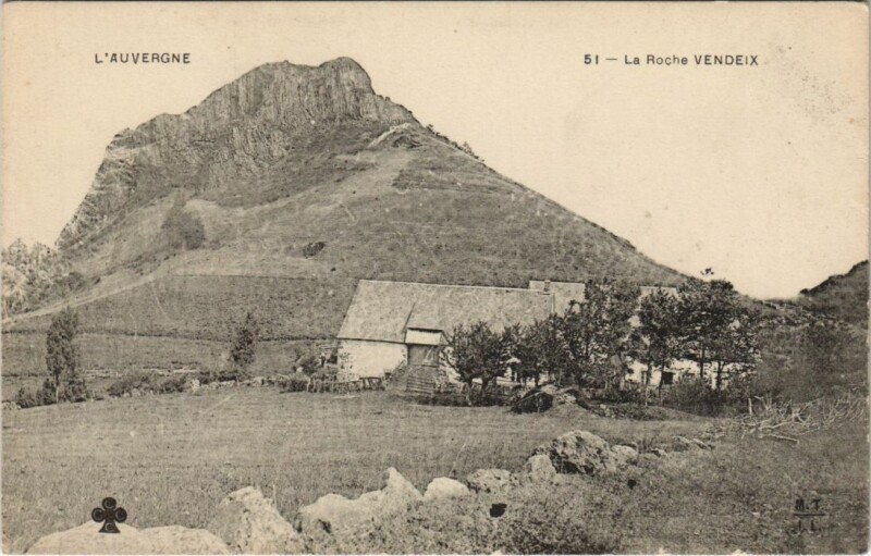 Carte postale ancienne L'Auvergne - La Roche Vendeix