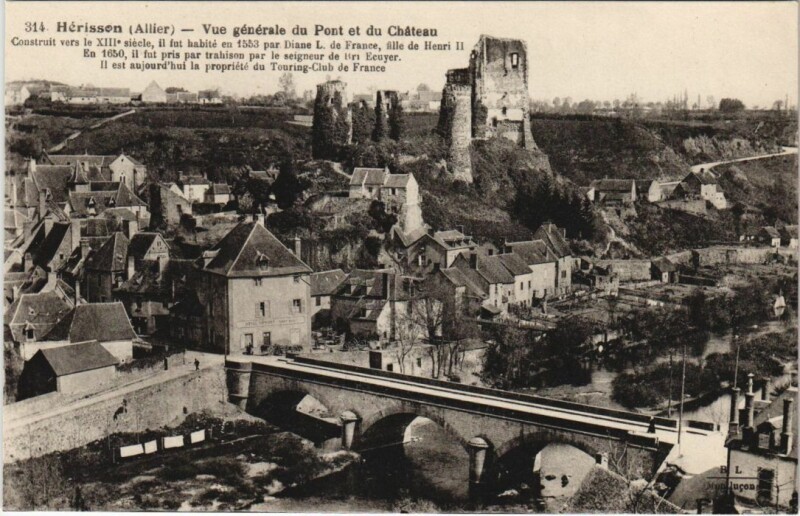 Carte postale ancienne Herisson Vue Generale du Pont et du Chateau
