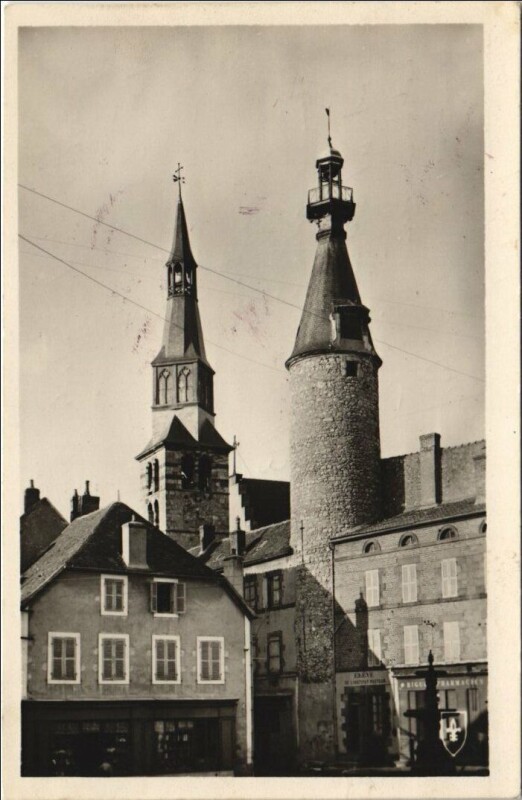 Carte postale ancienne Saint-Pourcain-sur-Sioule Le Beffroi et le Clocher