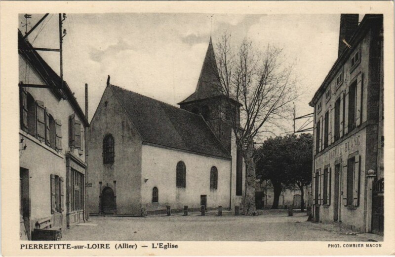 Carte postale ancienne Pierrefitte-sur-Loire L'Eglise à Pierrefitte-sur-Loire