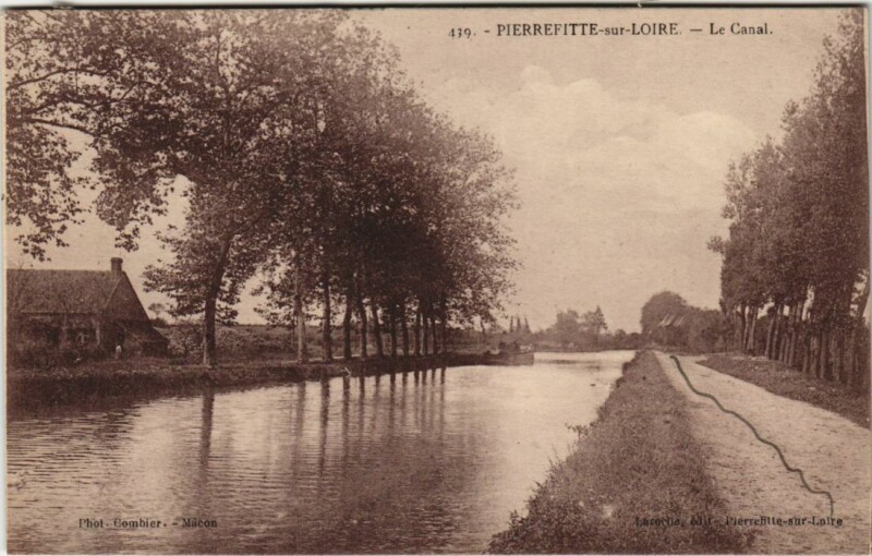 Carte postale ancienne Pierrefitte-sur-Loire Le Canal à Pierrefitte-sur-Loire