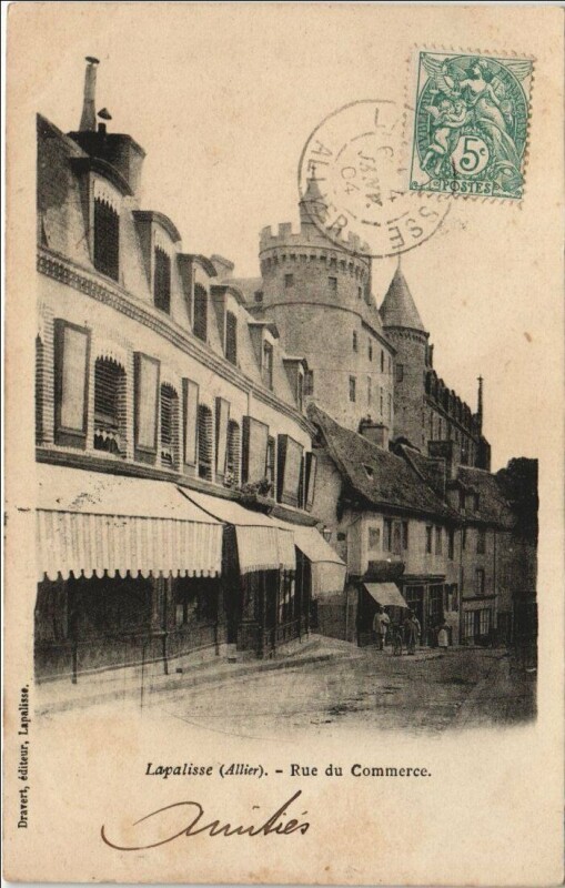 Carte postale ancienne Lapalisse Rue du Commerce à Lapalisse