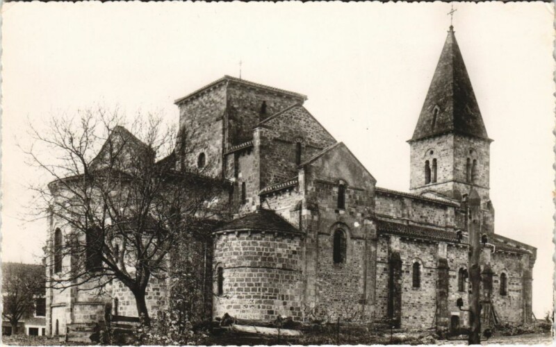 Carte postale ancienne Saint-Desire Eglise Romane