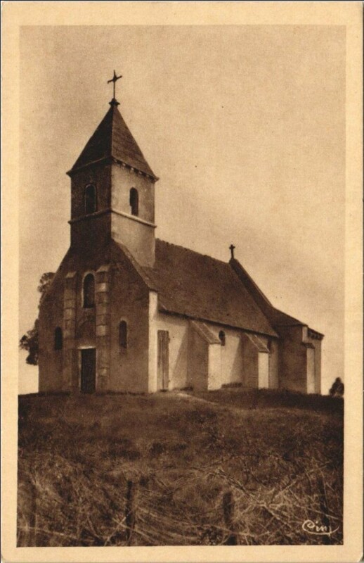 Carte postale ancienne Saint-Desire Chapelle de Saint-Agathe