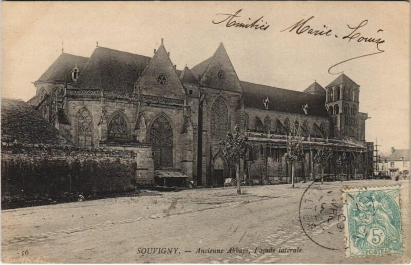 Carte postale ancienne Souvigny Ancienne Abbaye - Facade Laterale à Souvigny