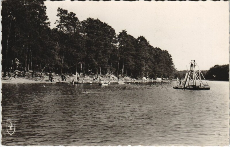 Carte postale ancienne Foret de Troncais - Etang de Saint-Bonnet - La Plage