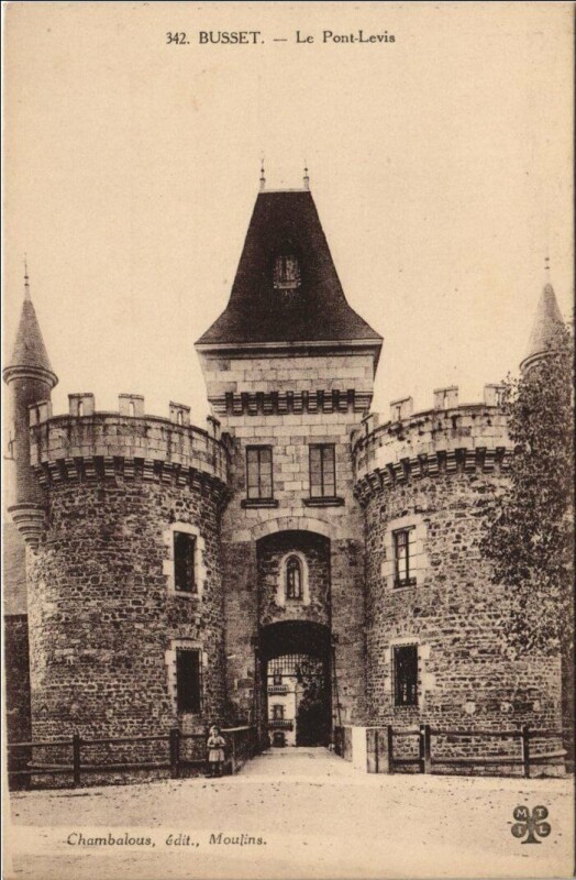 Carte postale ancienne Busset Le Pont-Levis à Busset
