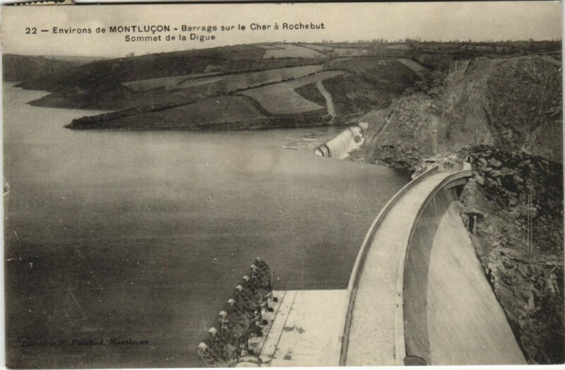Carte postale ancienne Montlucon Environs - Barrage sur le Cher a Rochebut