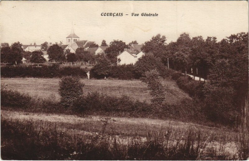 Carte postale ancienne Courcais Vue Generale