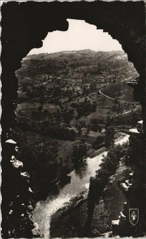 Carte postale ancienne Vallee de la Sioule - View from Chateau-Rocher