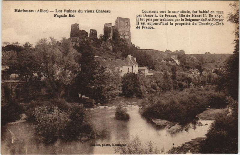 Carte postale ancienne Herisson Les Ruines du Vieux Chateau