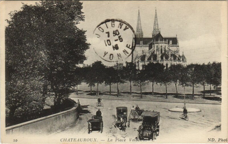 Carte postale ancienne Chateauroux La Place Voltaire France