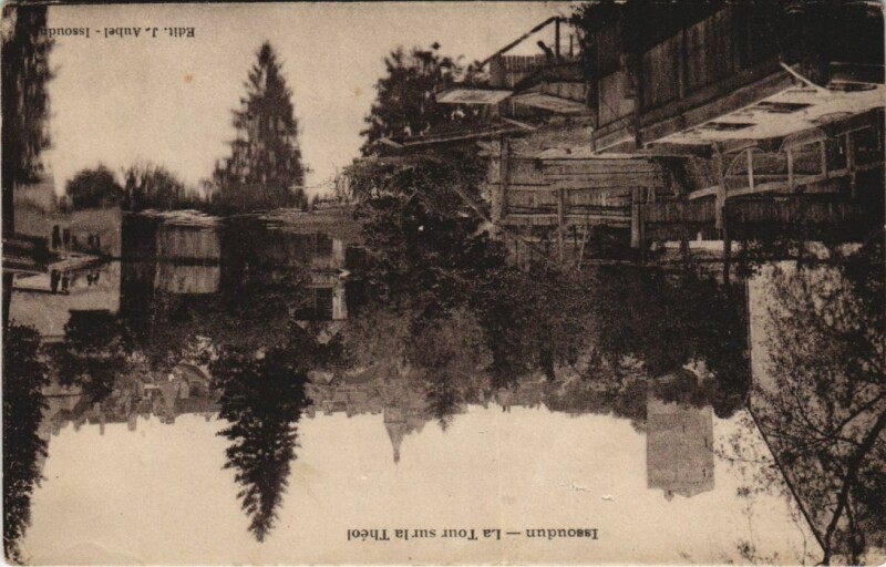 Carte postale ancienne Issoudun La Tour sur la Theol France à Issoudun