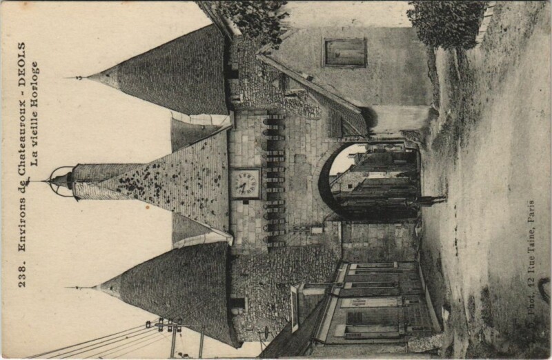Carte postale ancienne Deols La vieille Horloge France