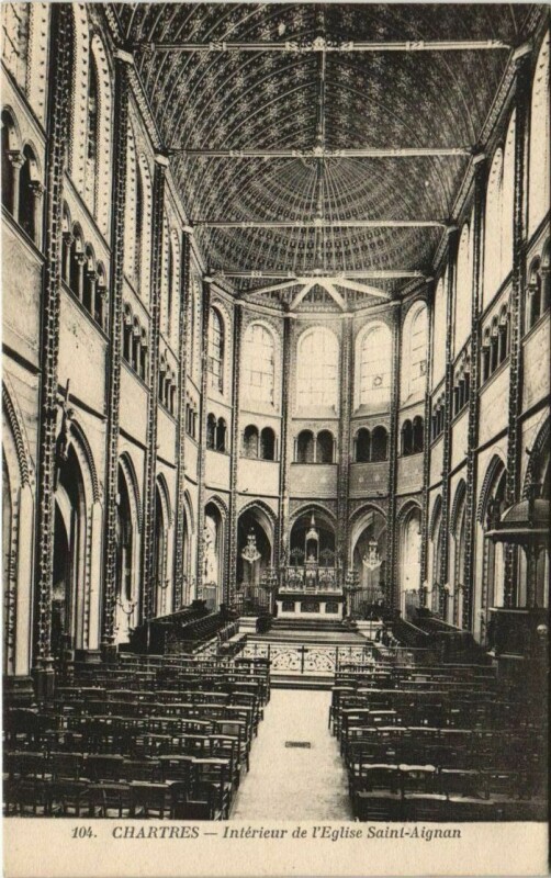 Carte postale ancienne Chartres Interieur de l'Eglise Saint-Aignan à Chartres