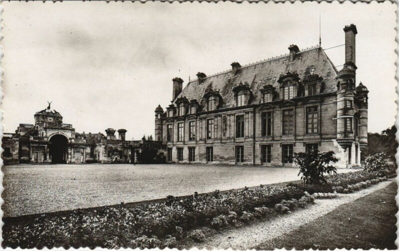 Carte postale ancienne Anet Chateau d'Anet - Vue prise de la Cour