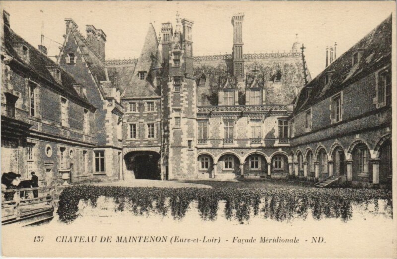 Carte postale ancienne Maintenon Chateau de Maintenon - Facade Meridionale à Maintenon