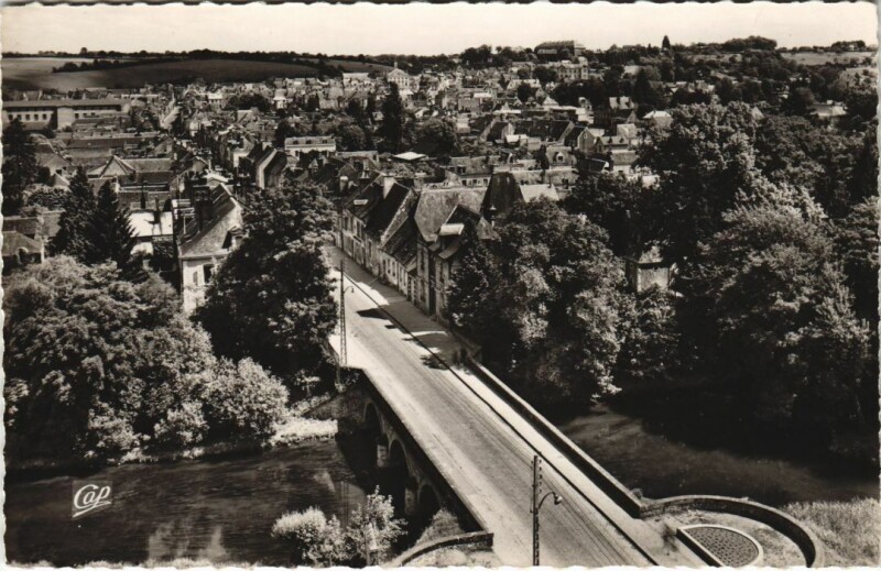 Carte postale ancienne Nogent-le-Rotrou Vue Panoramique sur la Ville à Nogent-le-Rotrou