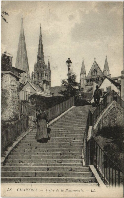 Carte postale ancienne Chartres Tertre de la Poissonnerie à Chartres