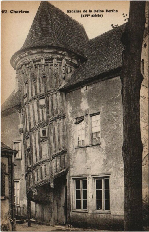 Carte postale ancienne Chartres Escalier de la Reine Berthe à Chartres
