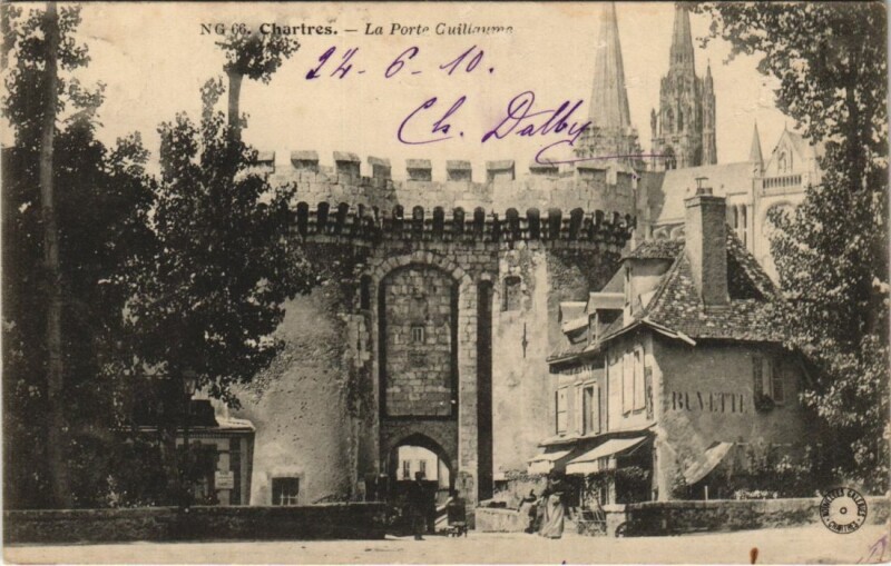 Carte postale ancienne Chartres La Porte Guillaume à Chartres