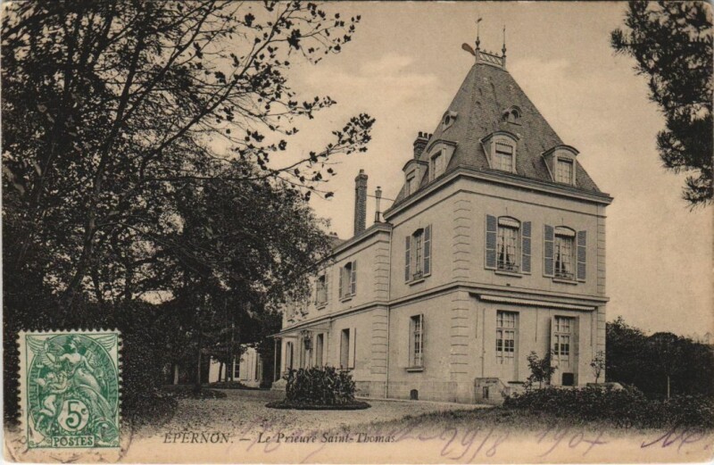 Carte postale ancienne Epernon Le Prieure Saint-Thomas
