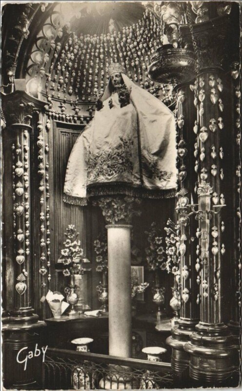 Carte postale ancienne Chartres La Cathedrale - La Vierge du Pilier à Chartres