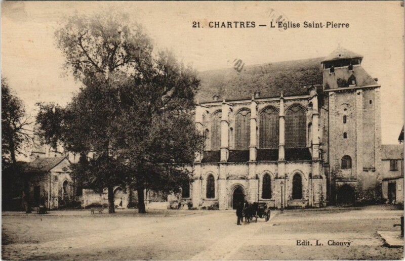 Carte postale ancienne Chartres L'Eglise Saint-Pierre à Chartres