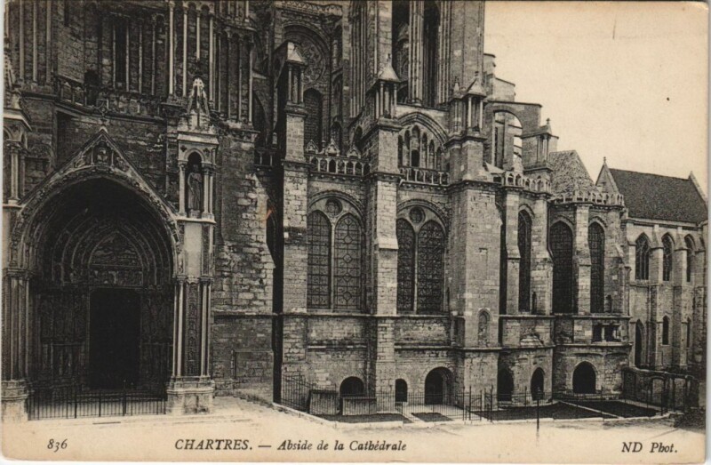 Carte postale ancienne Chartres Abside de la Cathedrale à Chartres