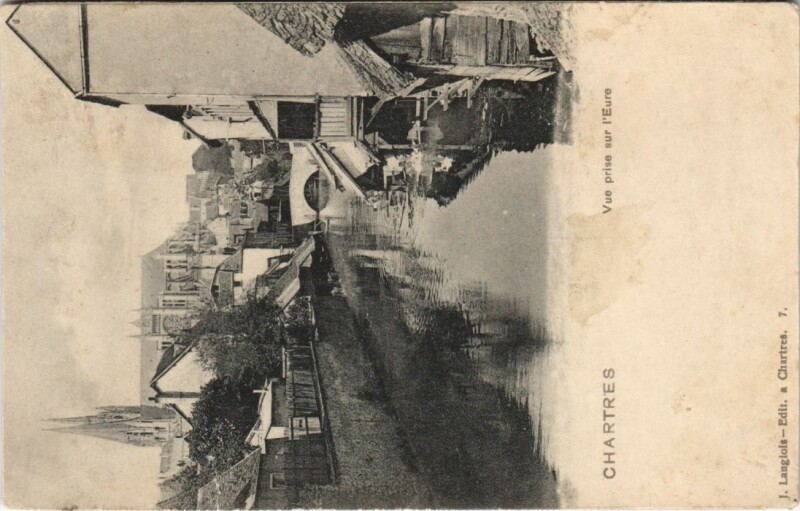 Carte postale ancienne Chartres Vue prise sur l'Eure à Chartres
