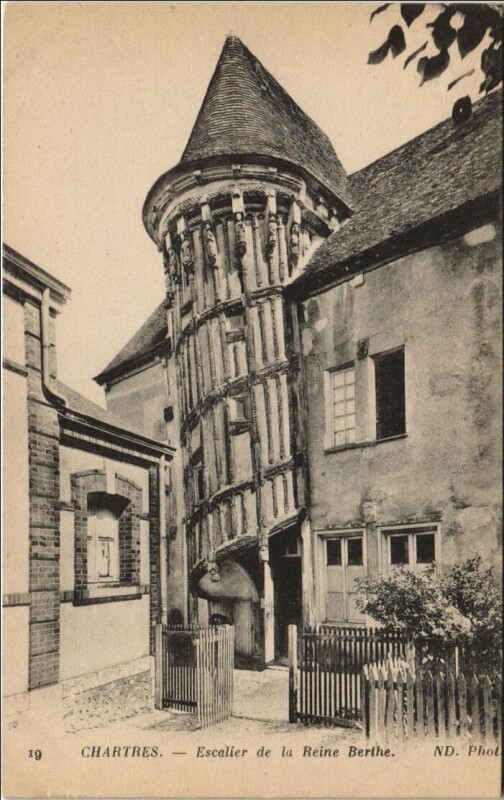 Carte postale ancienne Chartres Escalier de la Reine Berthe à Chartres