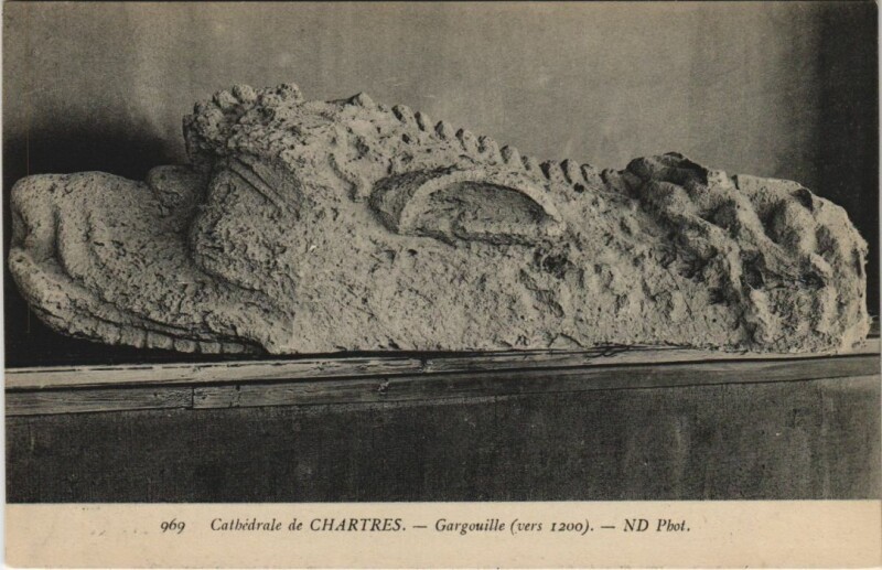 Carte postale ancienne Chartres Cathedrale - Gargouille - vers 1200 à Chartres