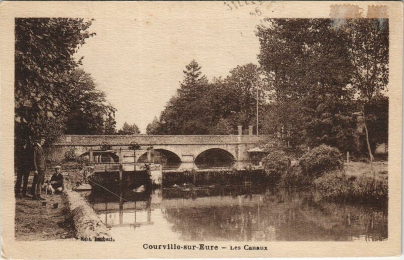 Carte postale ancienne Courville-sur-Eure Les Canaux à Courville-sur-Eure