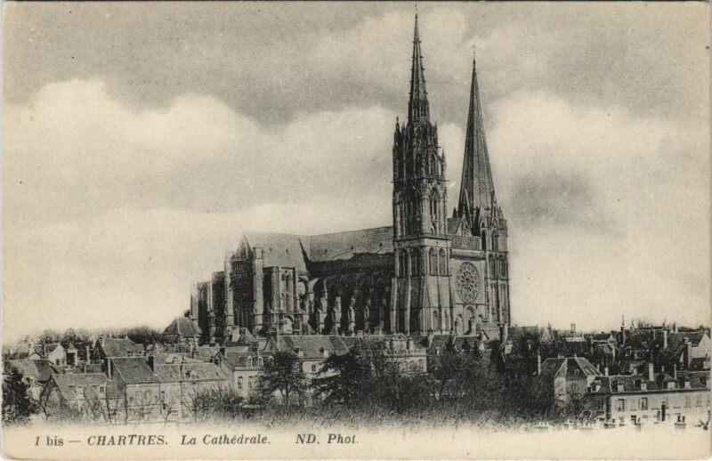 Carte postale ancienne Chartres La Cathedrale à Chartres
